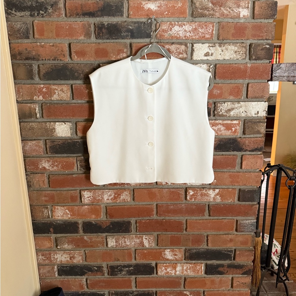 ZARA Sleeveless Button-Up Vest